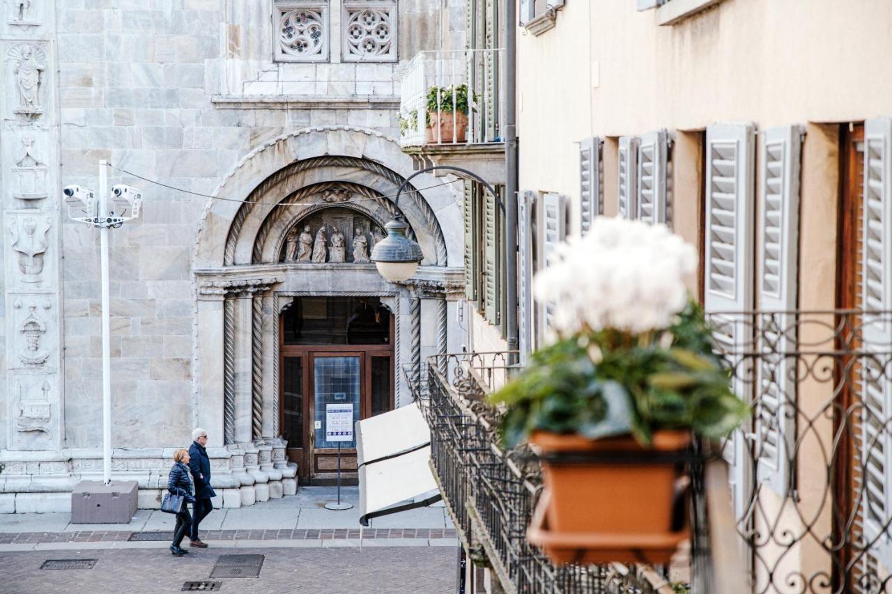 La Finestra Sul Duomo - The House Of Travelers Appartamento Côme Esterno foto